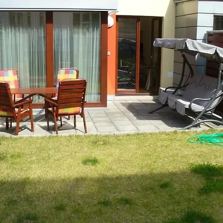 Garden Apartment With Garage In Central Prague Exterior photo
